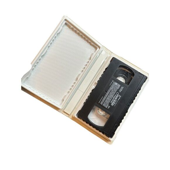 Walt Disney Masterpiece Snow White And The Seven Dwarfs VHS Tape With Clamshell - Picture 6 of 7